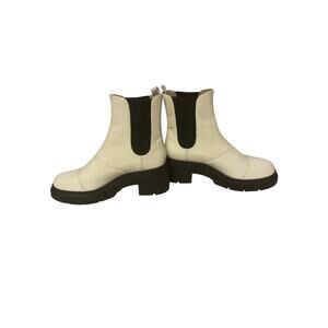 Stuart Weitzman Leather Chelsea Bootie Oak White Women's Size 9.5 C Lug Sole